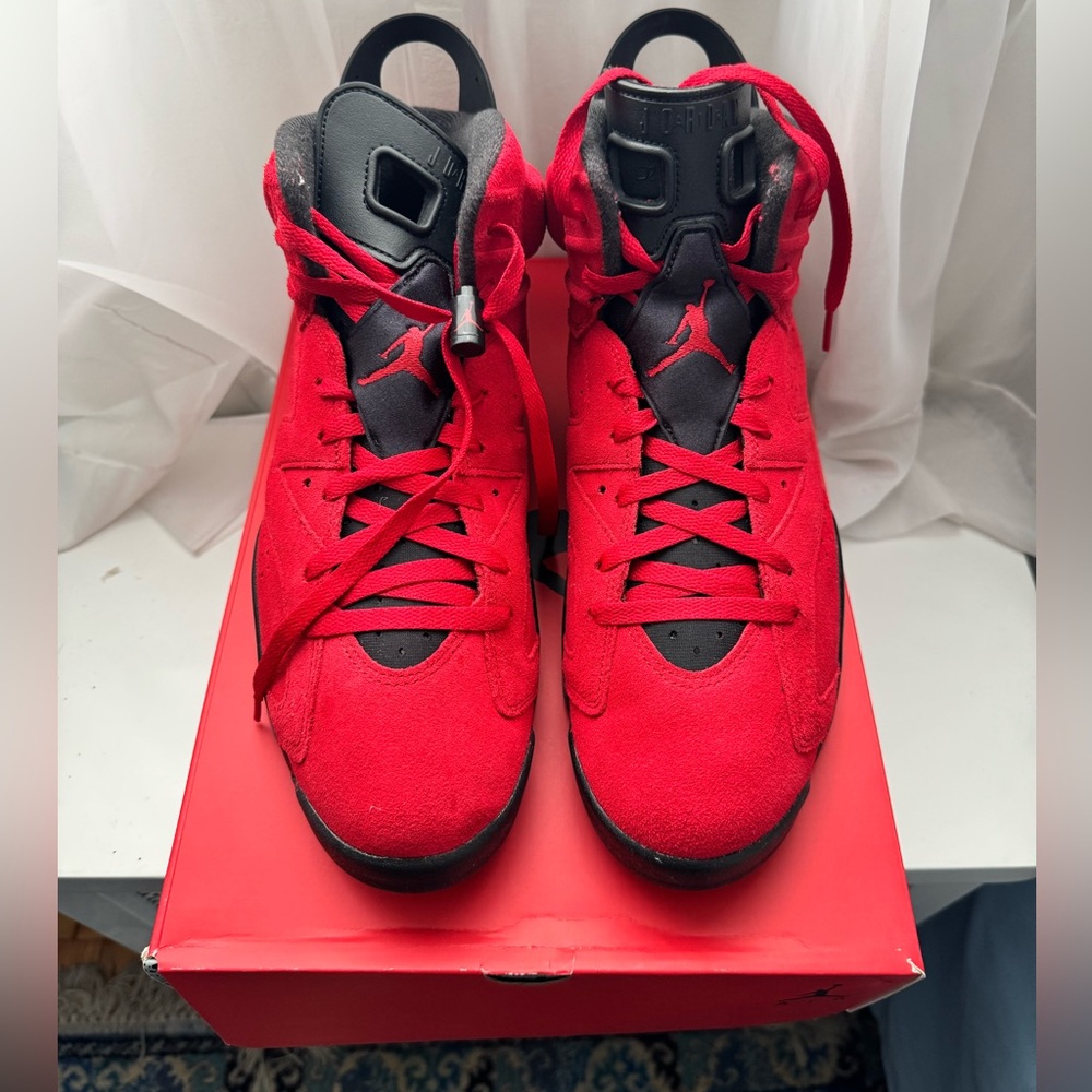 Men’s Jordan Retro 6 Toro Bravo Size 13
